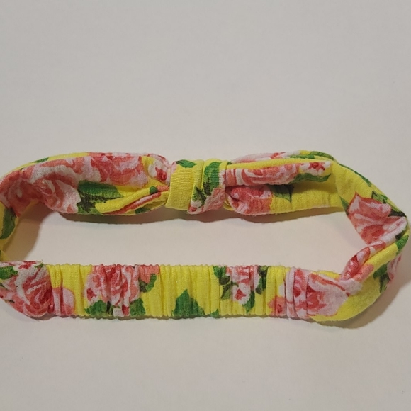 Yellow floral top with matching headband 💛 - Picture 7 of 9